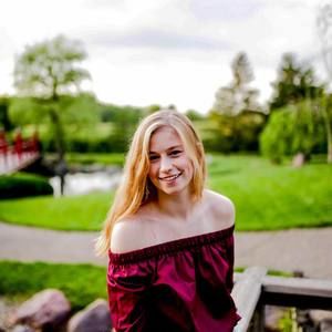 Meet your Posher, Leah